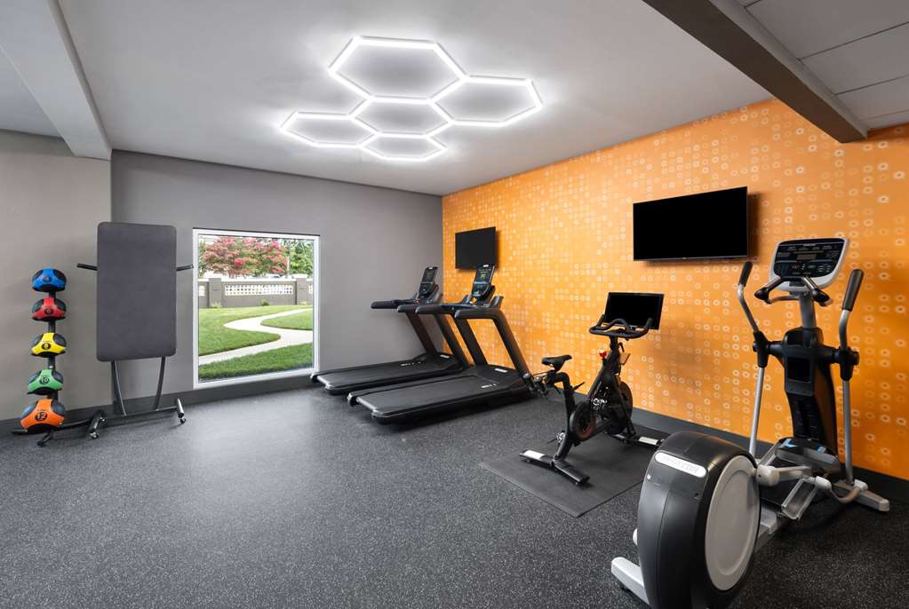 La Quinta Inn & Suites by Wyndham Greensboro NC - photo 6