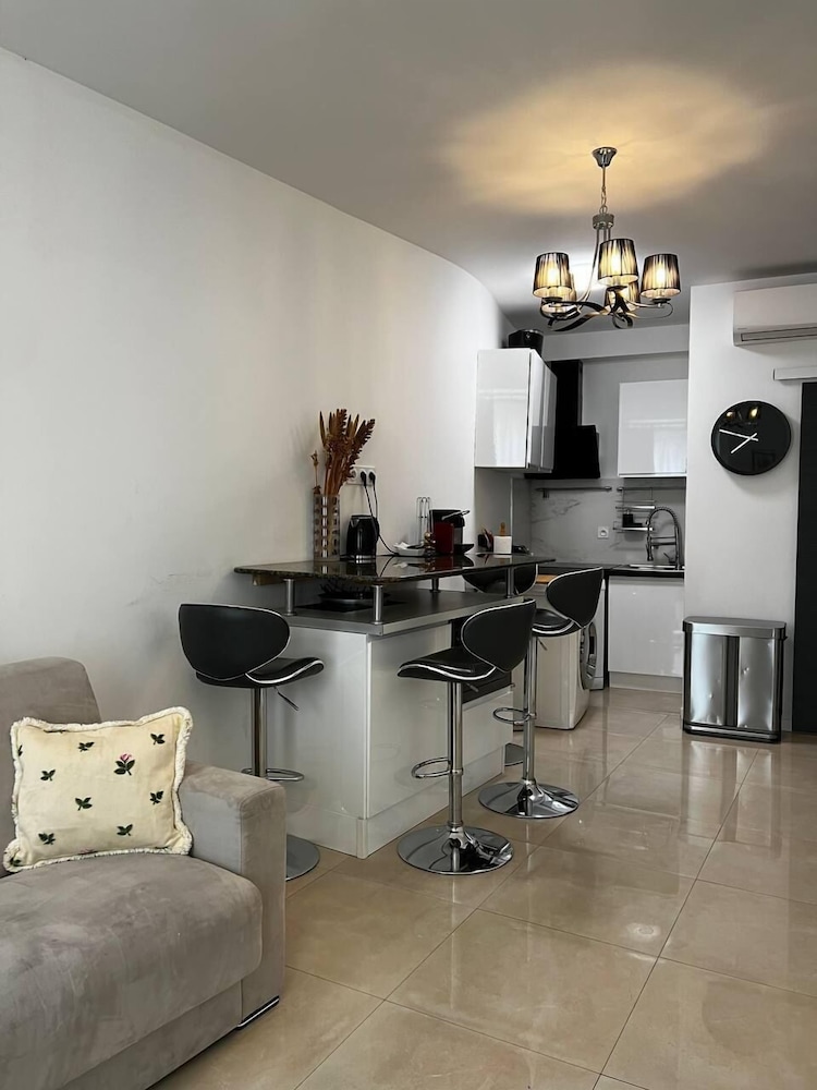 Residence D Azur — 4-Star Luxury Hotel in Cannes, France