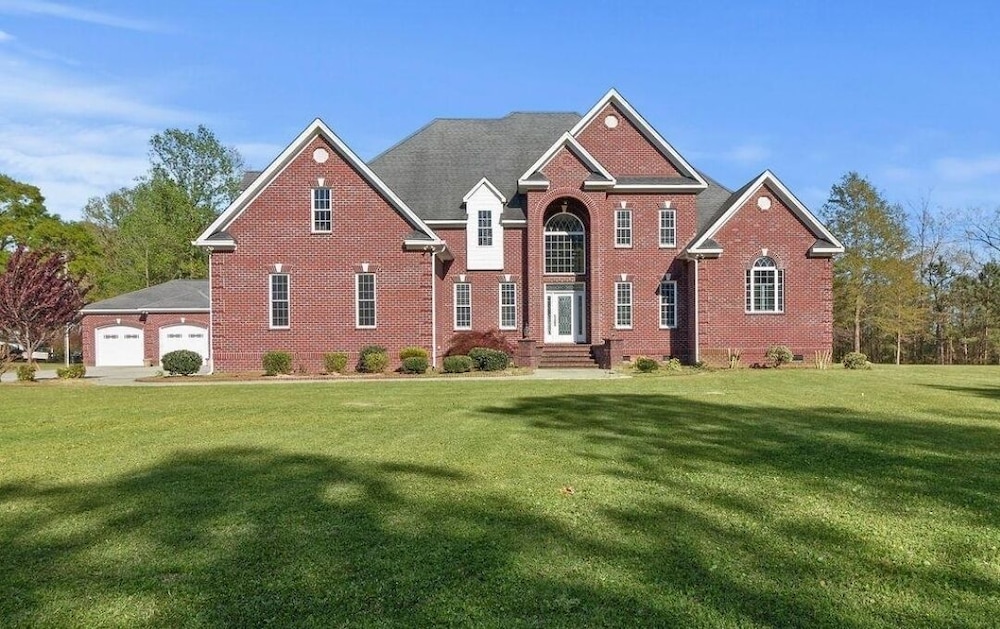 Chateau Rouge in Richlands, United States