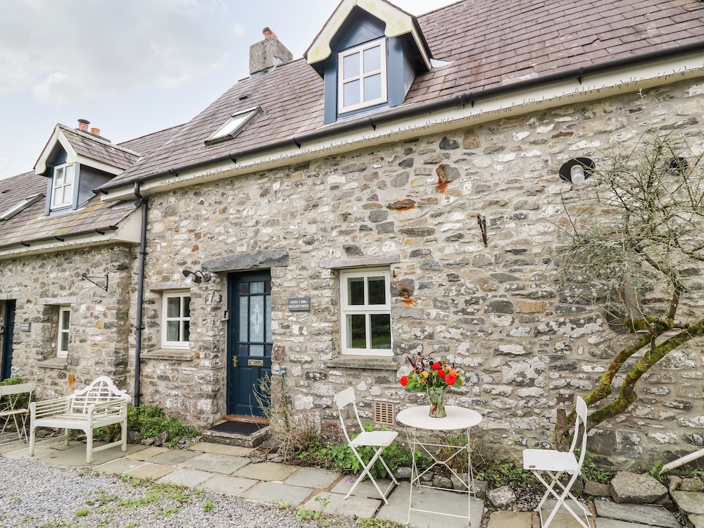 Buzzards Watch in Llandeilo, United Kingdom