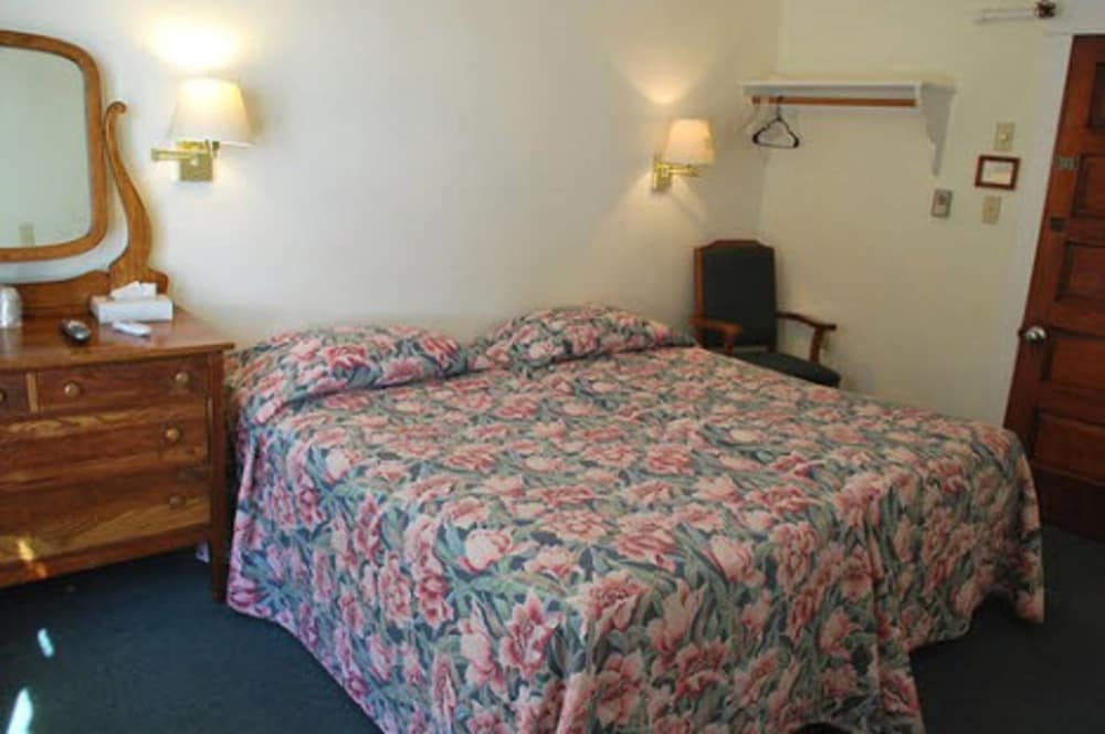 Lankford Hotel and Lodge - photo 12