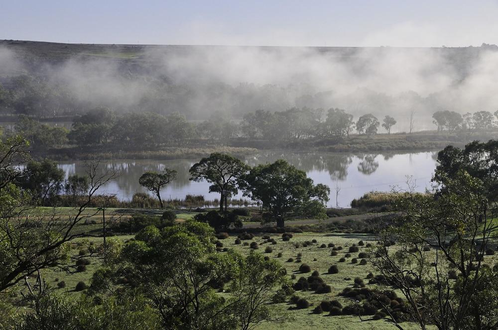 Riverview Rise Retreats — 5-Star Luxury Hotel in Mannum, Australia