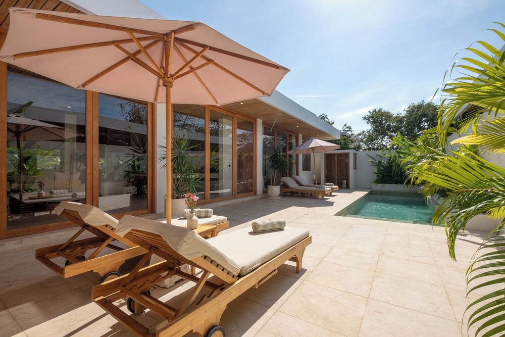 Villa Poppy 2 Bedrooms Bingin — 4-Star Luxury Hotel in Pecatu, Indonesia