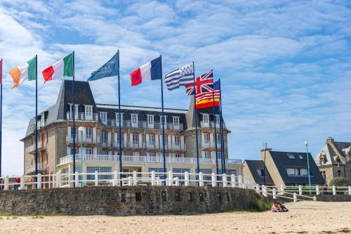 Vtf L'hotel Des Bains — hotel in Saint-Cast-Le-Guildo