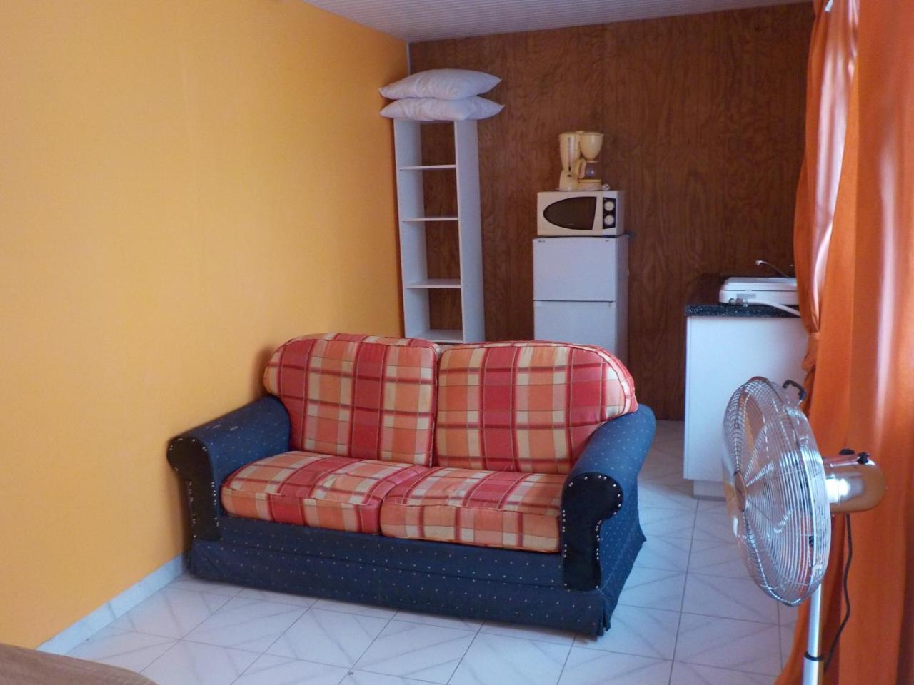 Petit Studio Bateliere in Unknown City, Martinique