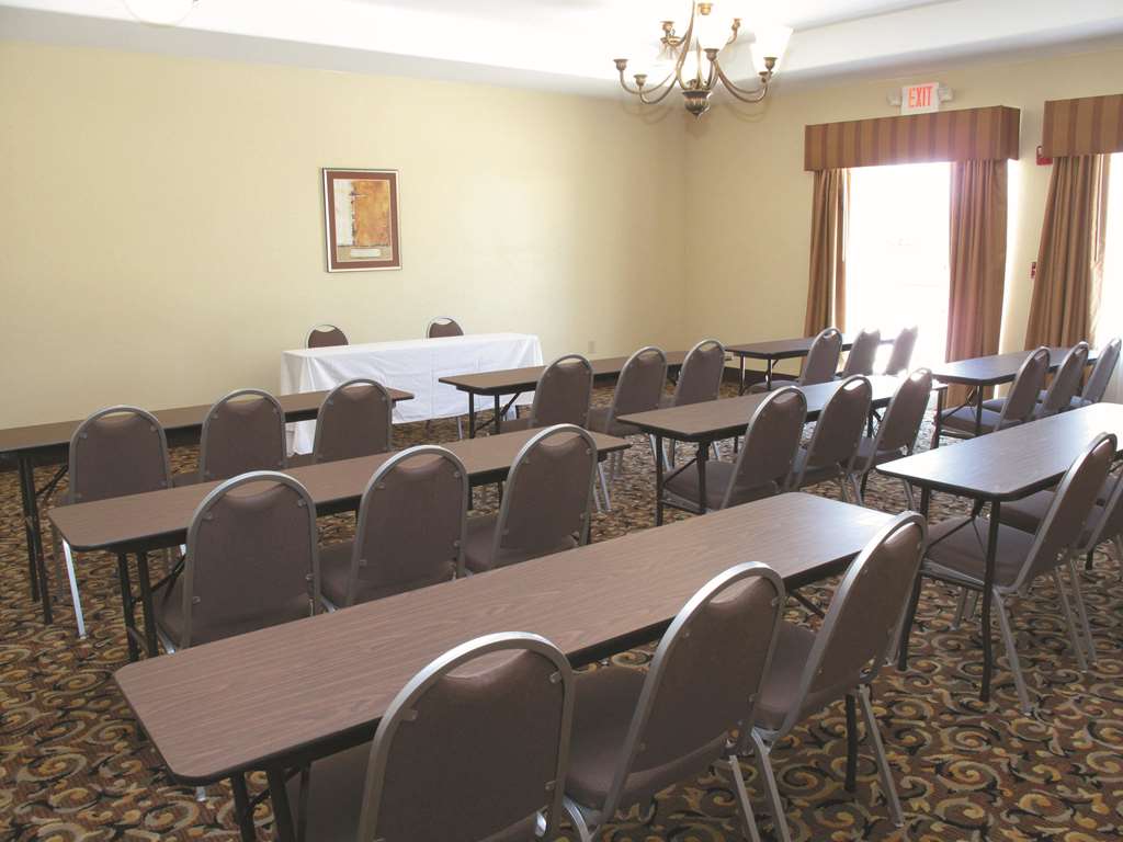 La Quinta Inn & Suites by Wyndham Orange - photo 34