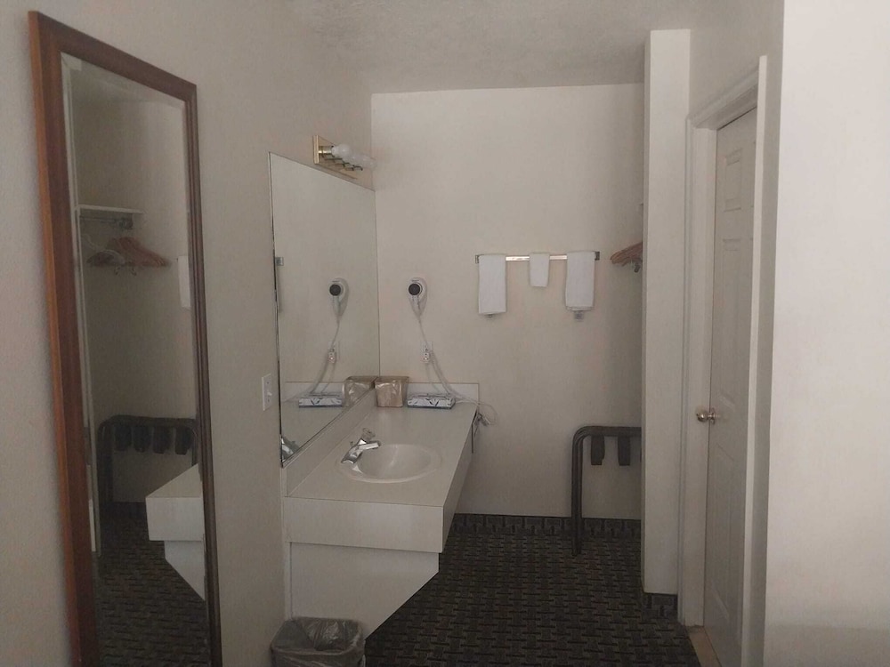 Vermilion Inn - photo 9