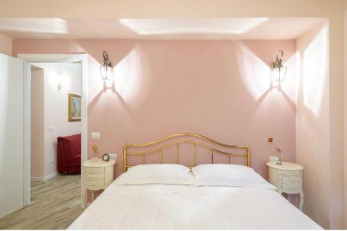 Residenza dei Piaceri Perduti Rosa — 4-Star Luxury Hotel in Lastra A Signa, Italy