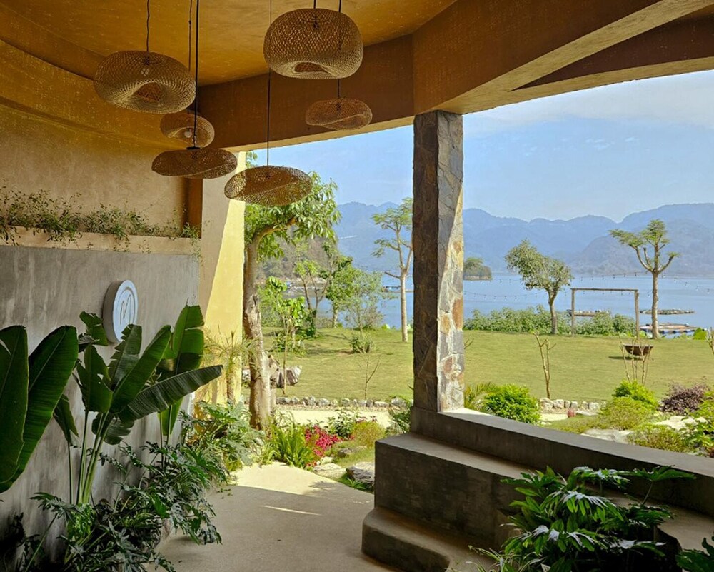Mơ Village - carbon neutral hotel in Da Bac