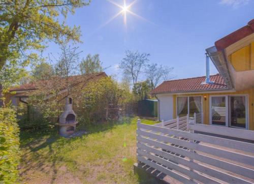 Möwe 22 - carbon neutral hotel in Mirow