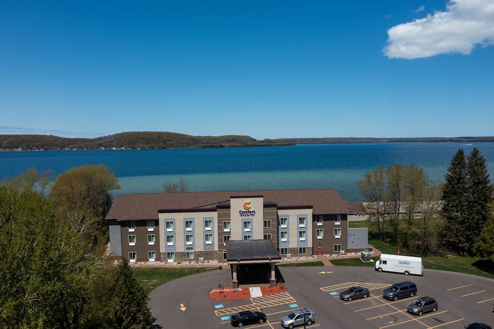 Comfort Inn & Suites Munising Lakefront - featured photo