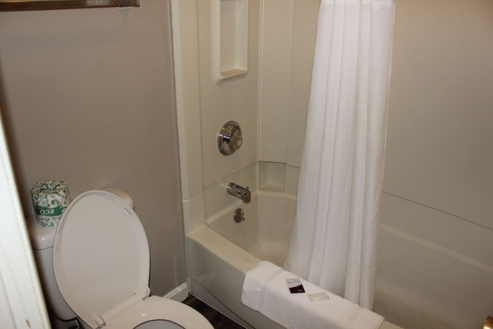 Red Carpet Inn Louisville - photo 30