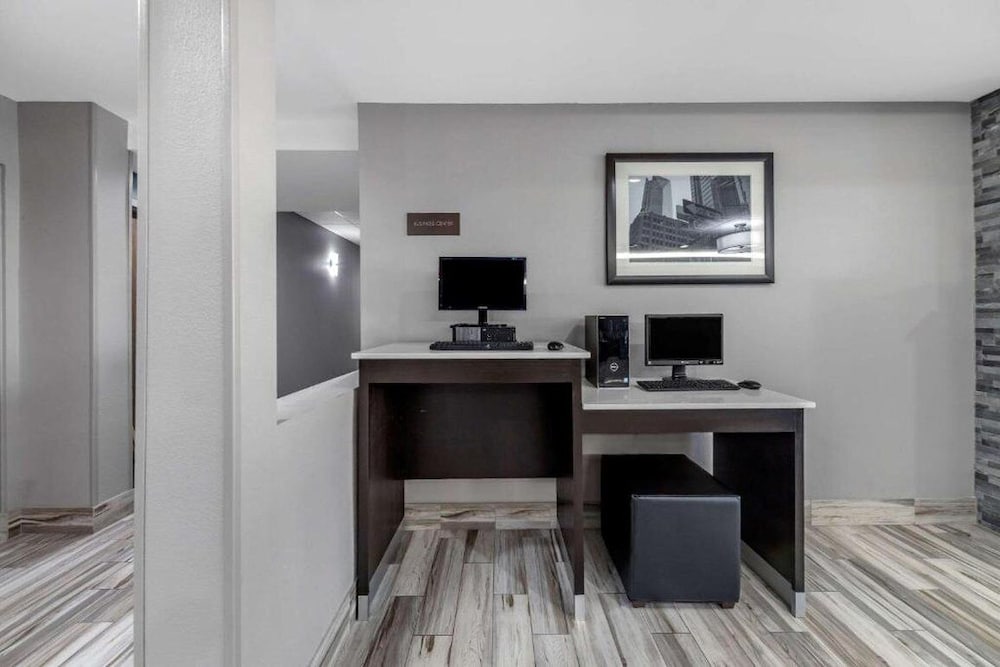 Garner Hotel Oklahoma City Quail Springs by IHG - photo 42