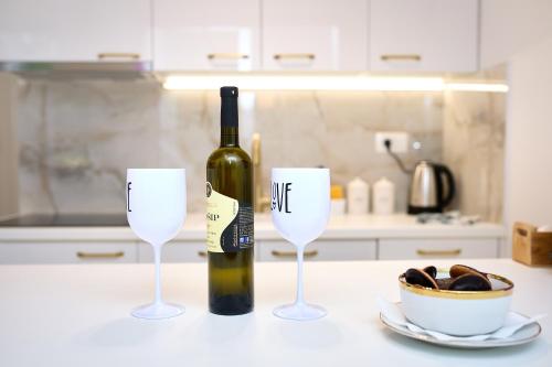 GOLDEN ROSE walking distance 1 km from old town