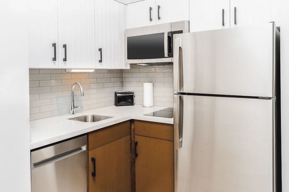 Staybridge Suites Nashville Vanderbilt Area by IHG - photo 29