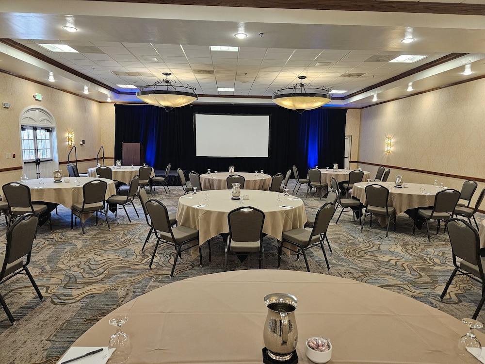 Crowne Plaza Phoenix Chandler Golf Resort by IHG - photo 95