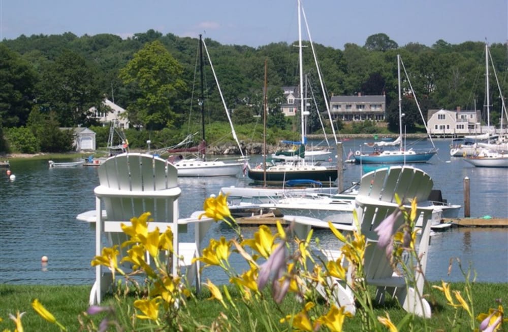 Dockside Guest Quarters & Restaurant in York, United States