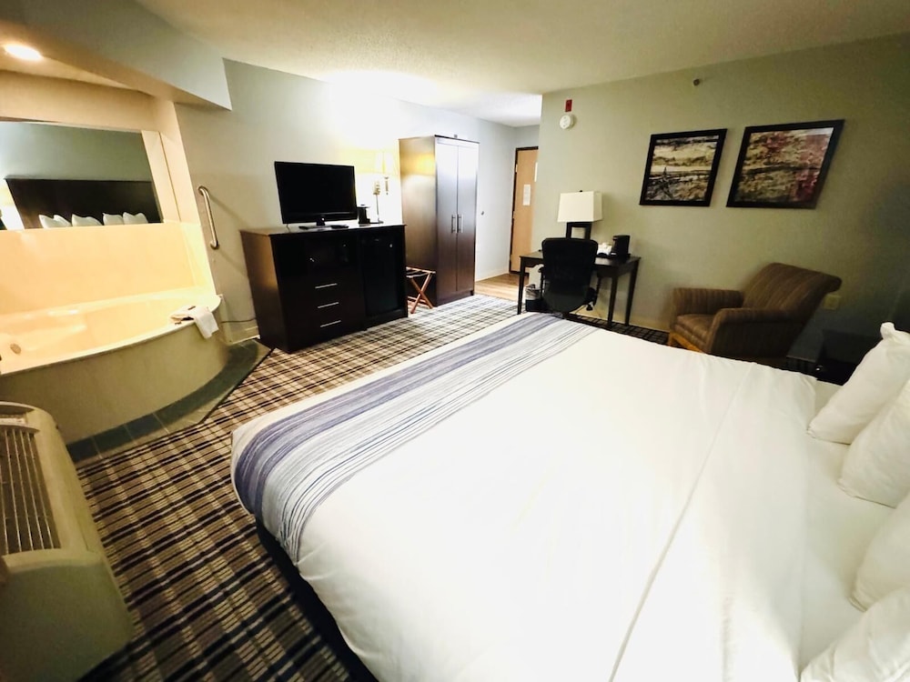 AmericInn by Wyndham Ames - photo 10