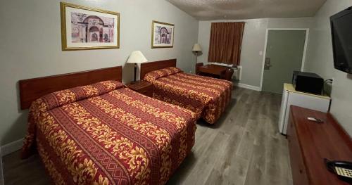 Hamilton Inn - photo 6