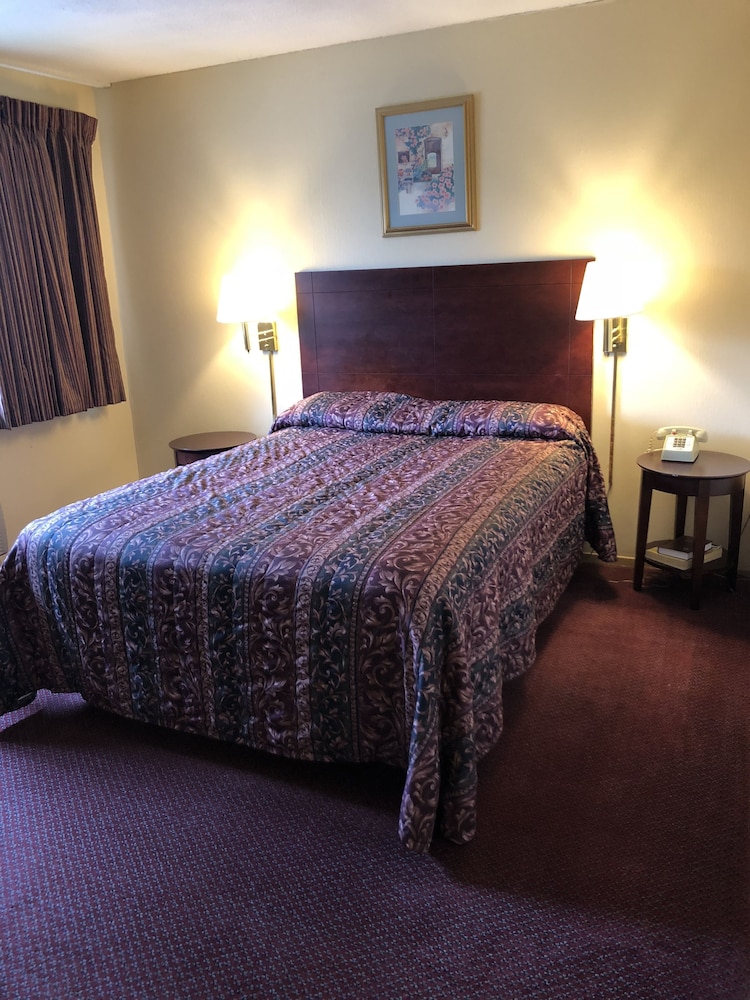Latham Inn - photo 12