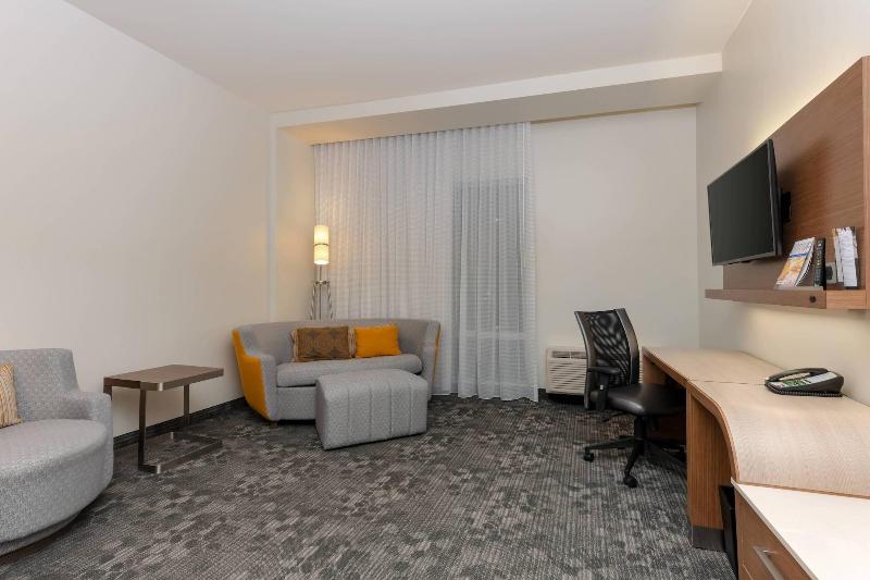 Courtyard by Marriott Savannah Airport - photo 32