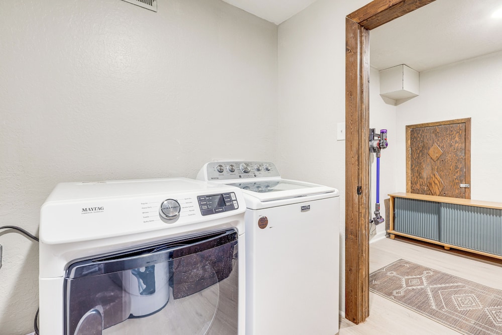4 Mi to Angel Fire Resort: Retreat w Hot Tub - photo 20