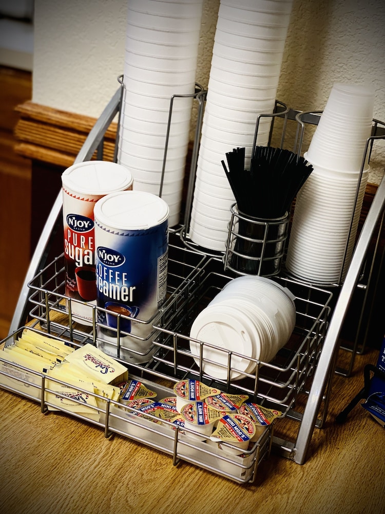 Herington Inn & Suites - photo 26