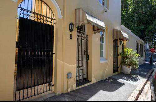 Vintage Alcove in Green Point Cape Town sleeps 4