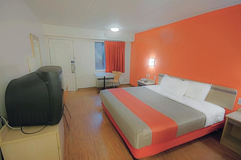 Days Inn by Wyndham Charleston WV - photo 20