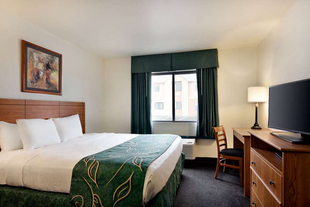 Travelodge by Wyndham Dexter - photo 17