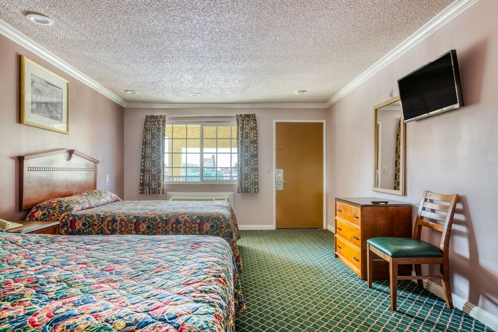 Hotel Whittier CA I 605 - photo 14