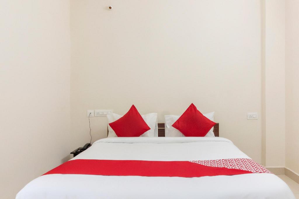 Oyo 37427 Hotel Shannu Grand — hotel in Secunderabad