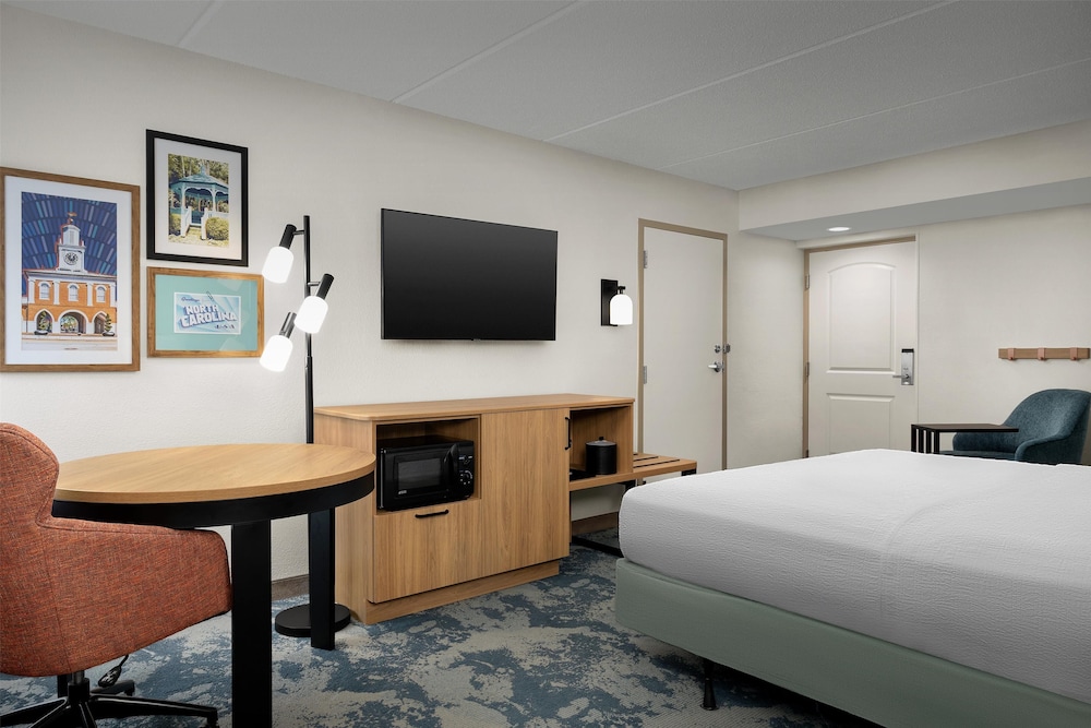 Hampton Inn Fayetteville Fort Bragg - photo 10