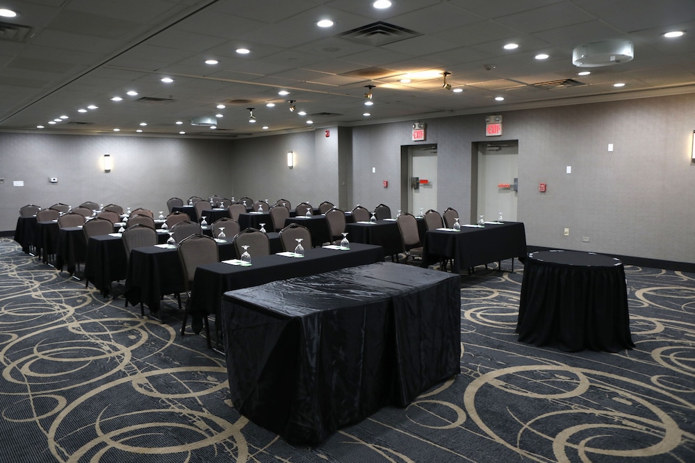 Holiday Inn Chicago Oakbrook by IHG - photo 53
