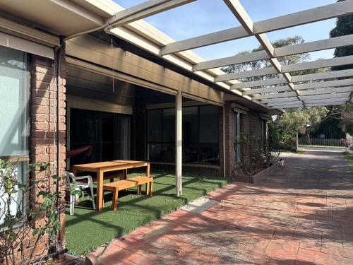 Close to the Shops Beach Perfect for 2 Families — Inverloch — photo 3