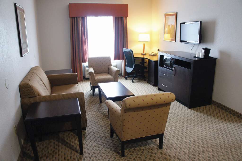 La Quinta Inn & Suites by Wyndham Orange - photo 26