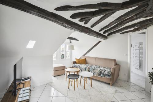 Le Montreuil Versailles — Versailles