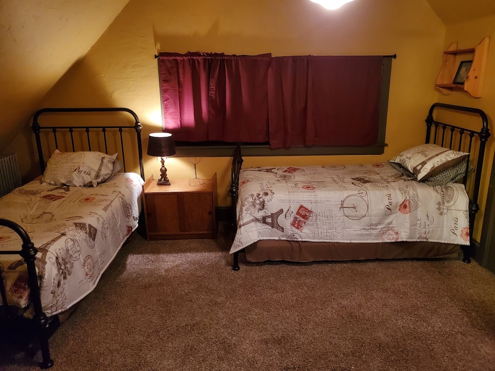Historic Victorian Inn - photo 29