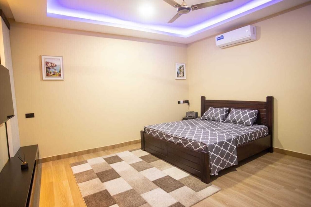 Js way Apartments and Executive Hotel in Kumasi, Ghana