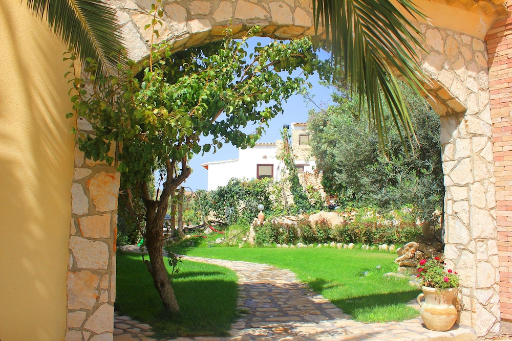 Casale Racalmare - last minute hotel in Grotte