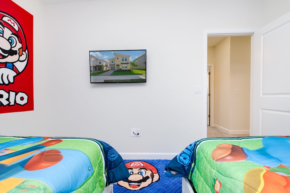 Champions Gate Resort 6 Bdrm Home - photo 18