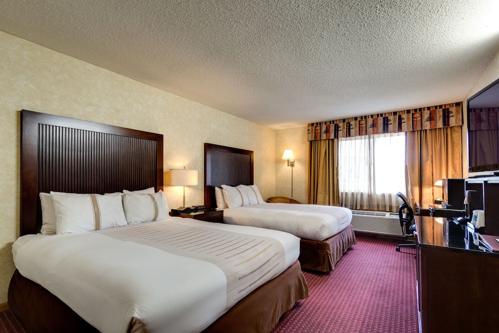 Fireside Inn and Suites - photo 26