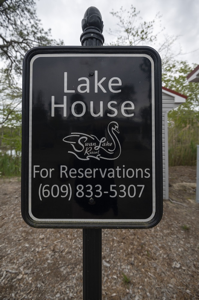 Swan Lake Resort Rentals - photo 215