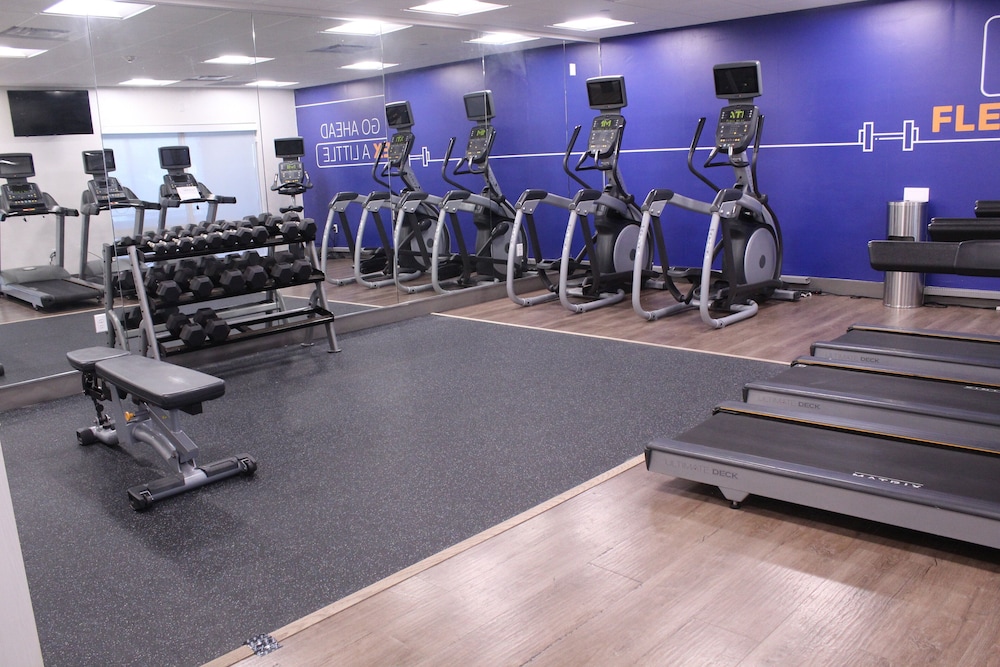 Holiday Inn Express & Suites Roswell by IHG - photo 23
