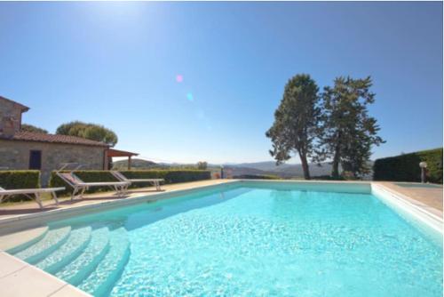 Agriturismo Il Pino — 4-Star Luxury Hotel in Volterra, Italy