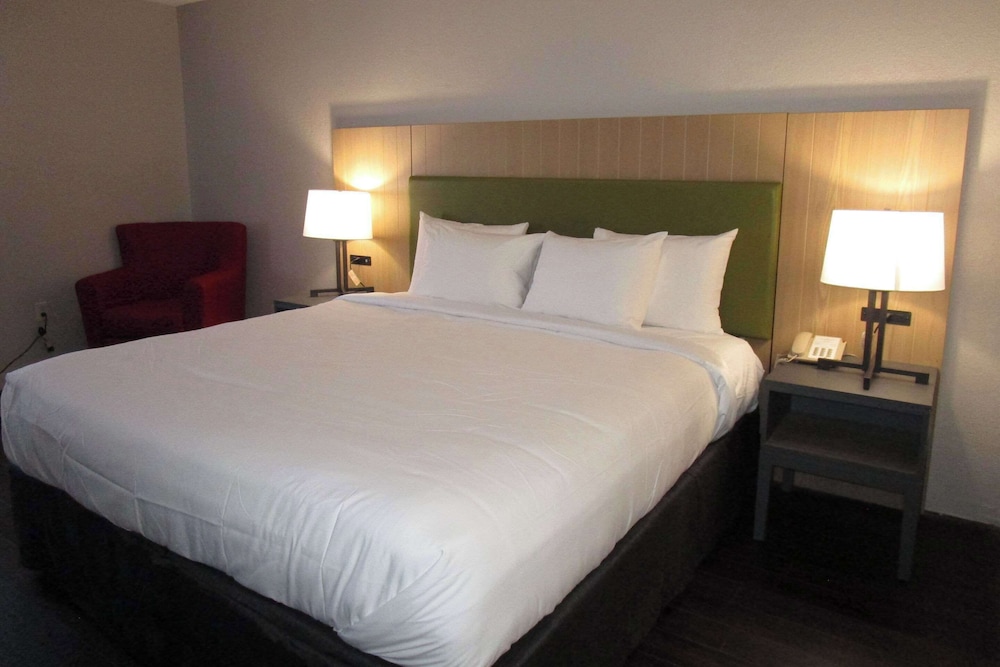 Country Inn & Suites By Radisson Dunbar Charleston - photo 15