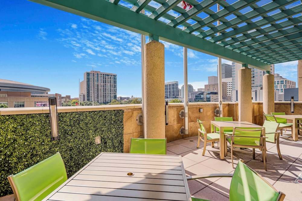Embassy Suites Houston Downtown - photo 54