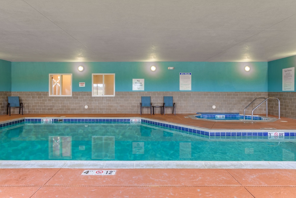 Holiday Inn Express Hotel & Suites Albert Lea I 35 by IHG - photo 24