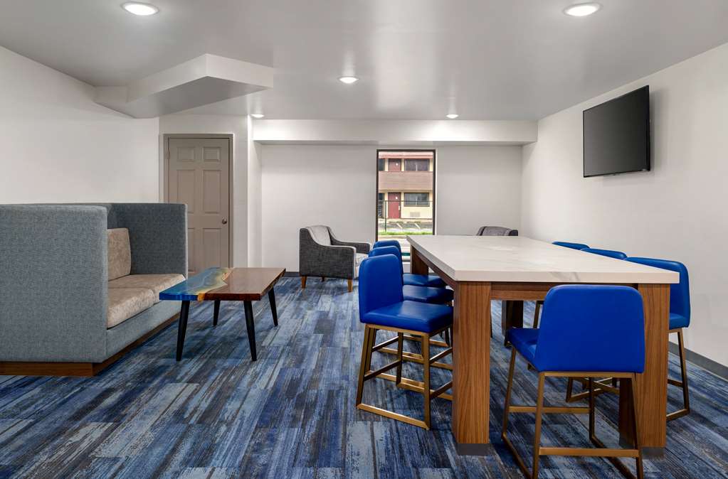 La Quinta Inn by Wyndham Columbus Airport Area - photo 6
