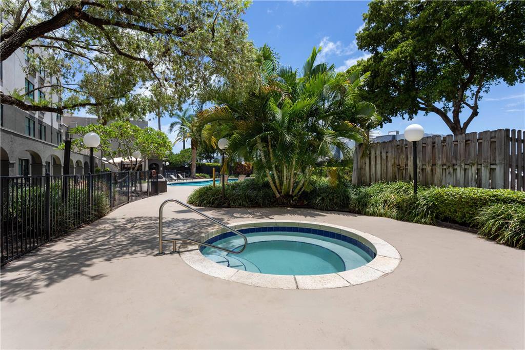 La Quinta Inn & Suites by Wyndham Ft Lauderdale Cypress Cr - photo 8